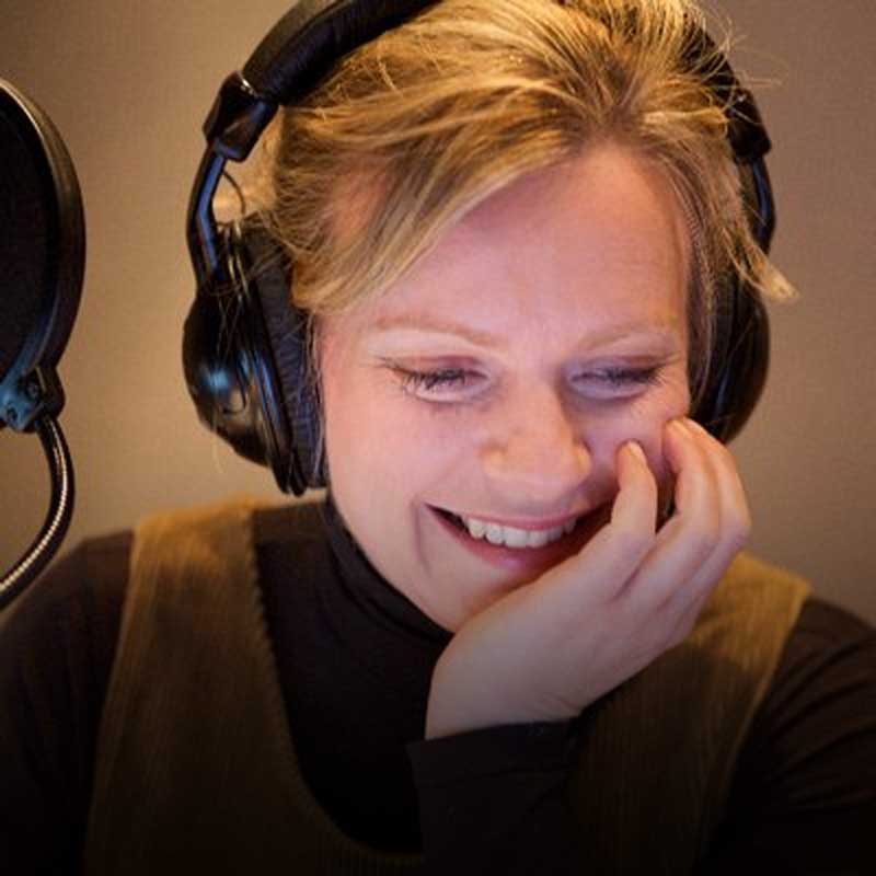 Emma Nelson is speaking at the Speakery Summit