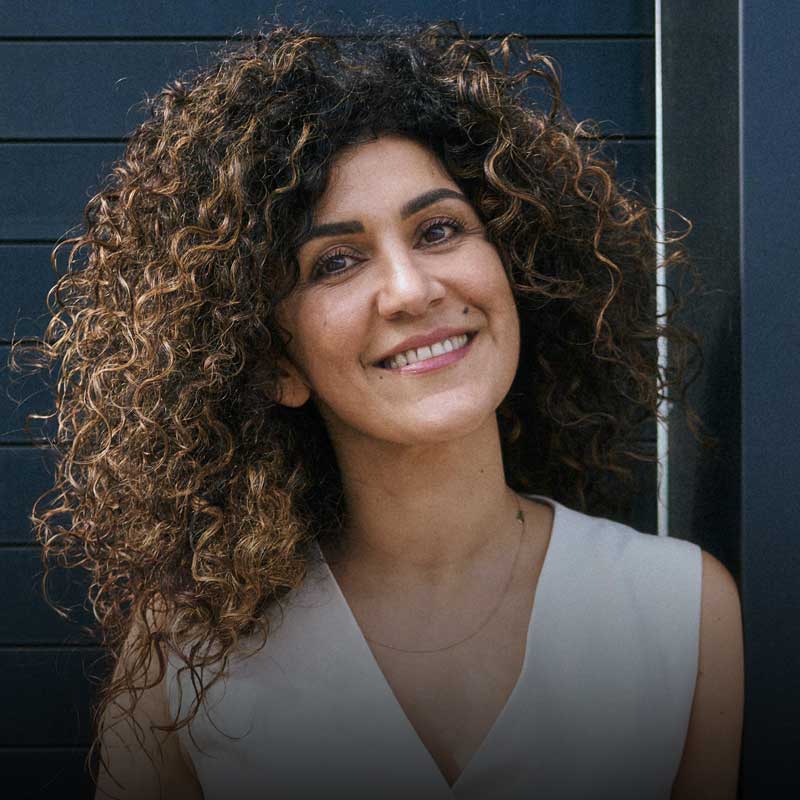 Apahmeh Schönauer is speaking at the Speakery Summit